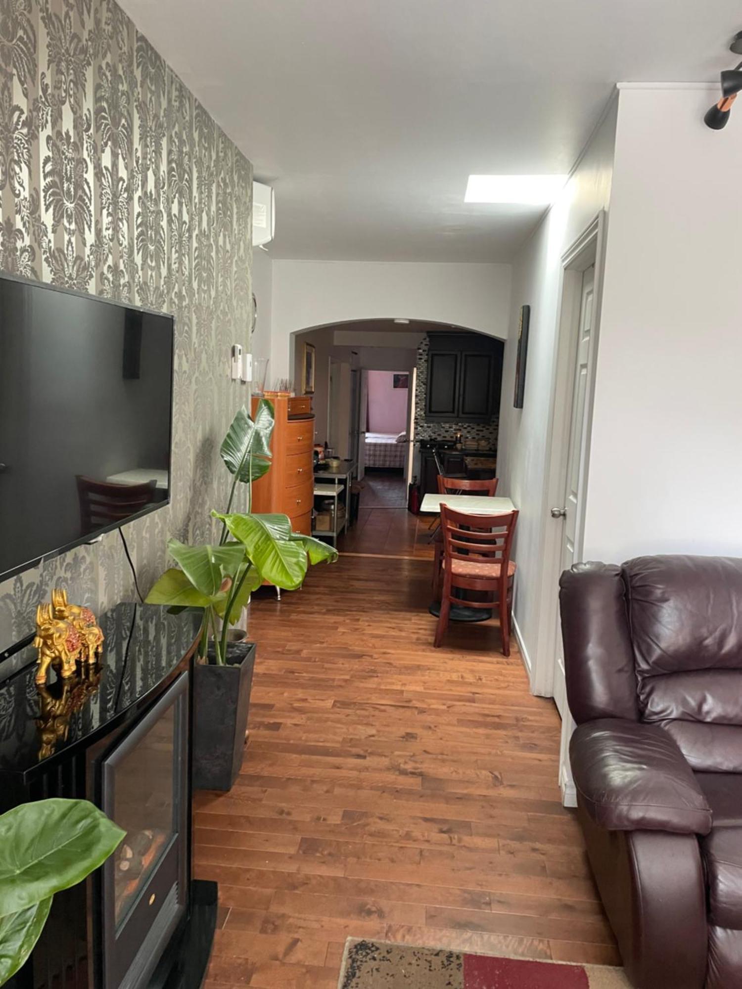 Self Service Small Breakfast, 2 Double Beds Private Room Montreal Exterior photo